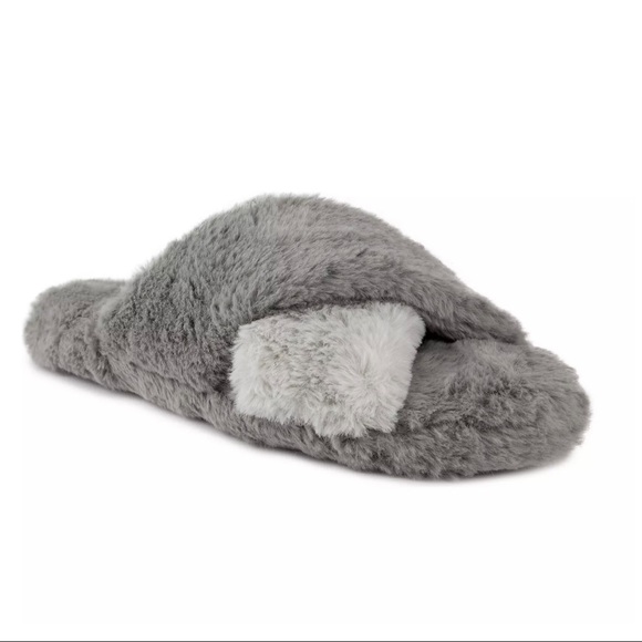 Fluffy Criss-Cross Slippers - Picture 1 of 7